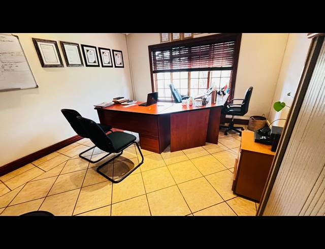 640M² OFFICE FOR SALE IN MORELETA PARK
